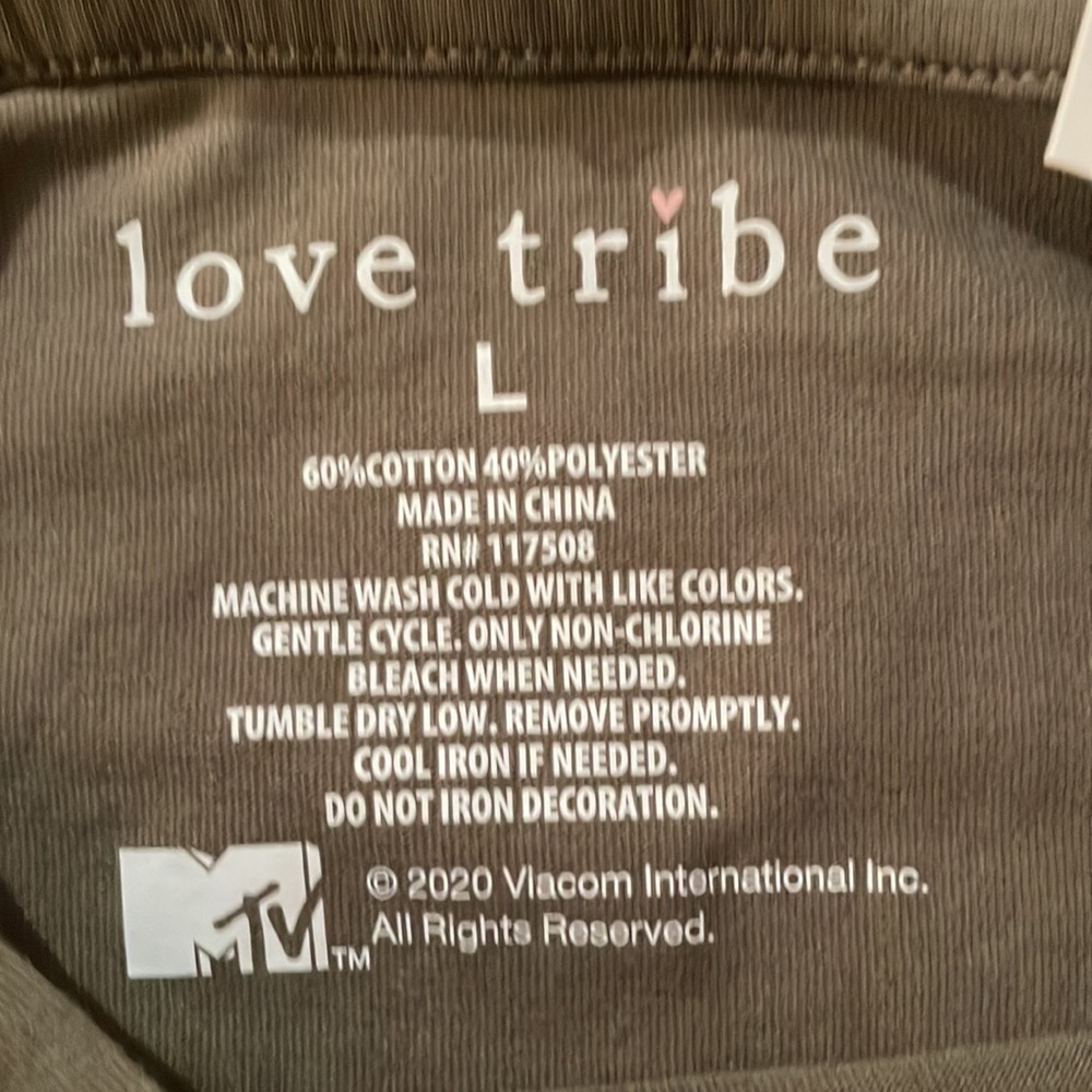 🆕 Love Tribe MTV Cropped Camouflage Lightweight Drawstring Hoodie Sz. Large - Picture 4 of 4